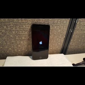 Apple iPhone 8 - 64GB - Space Gray A1905 UNLOCKED